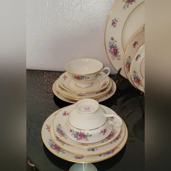1930s REAR LENOX ROSE 20 PIECES Dinnerware Set WITH PURPLE LENOX STAMPED REAR - Picture 9 of 14